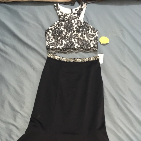 Prom/Wedding dress Two Piece - Picture 7 of 8